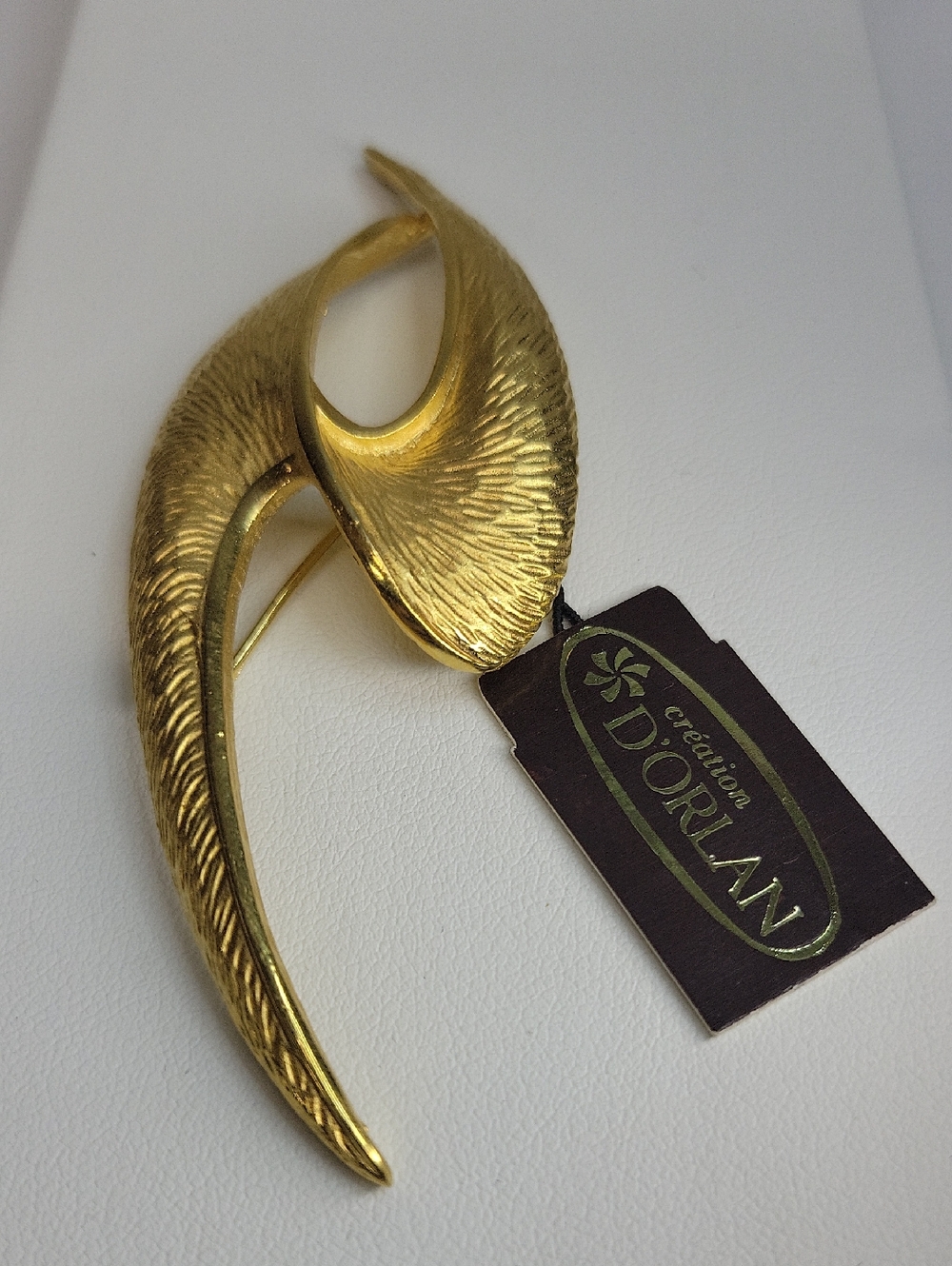 D'Orlan Brushed Gold Sculptural Leaf Brooch - Picture 2 of 3